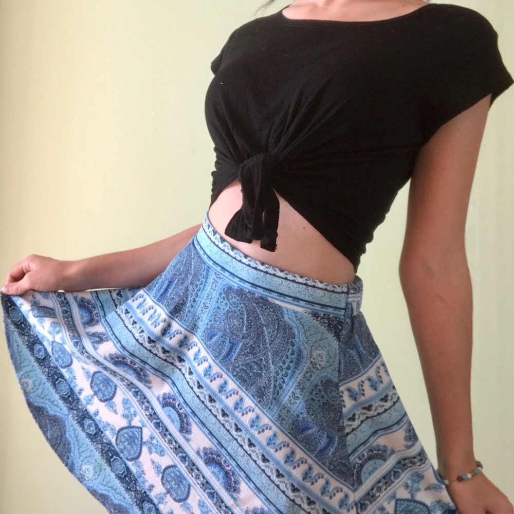 Crop top with a tie in the front